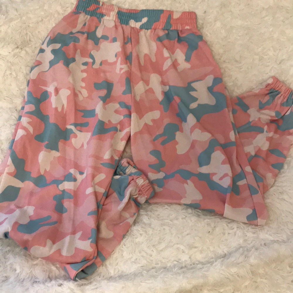 PINK CAMO SWEATPANTS